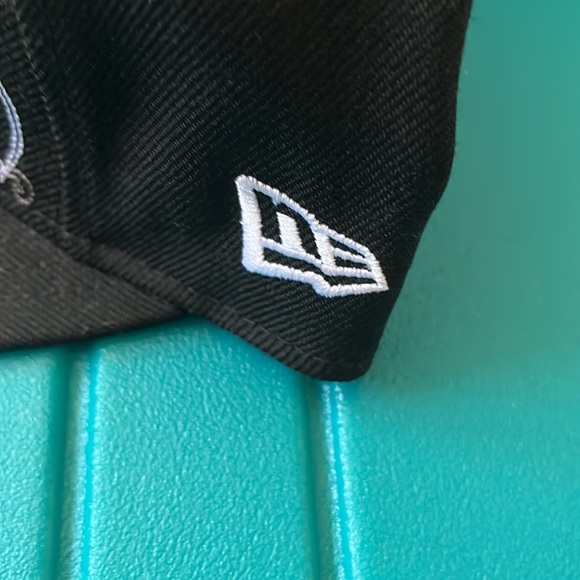 Angels hat - Picture 2 of 4